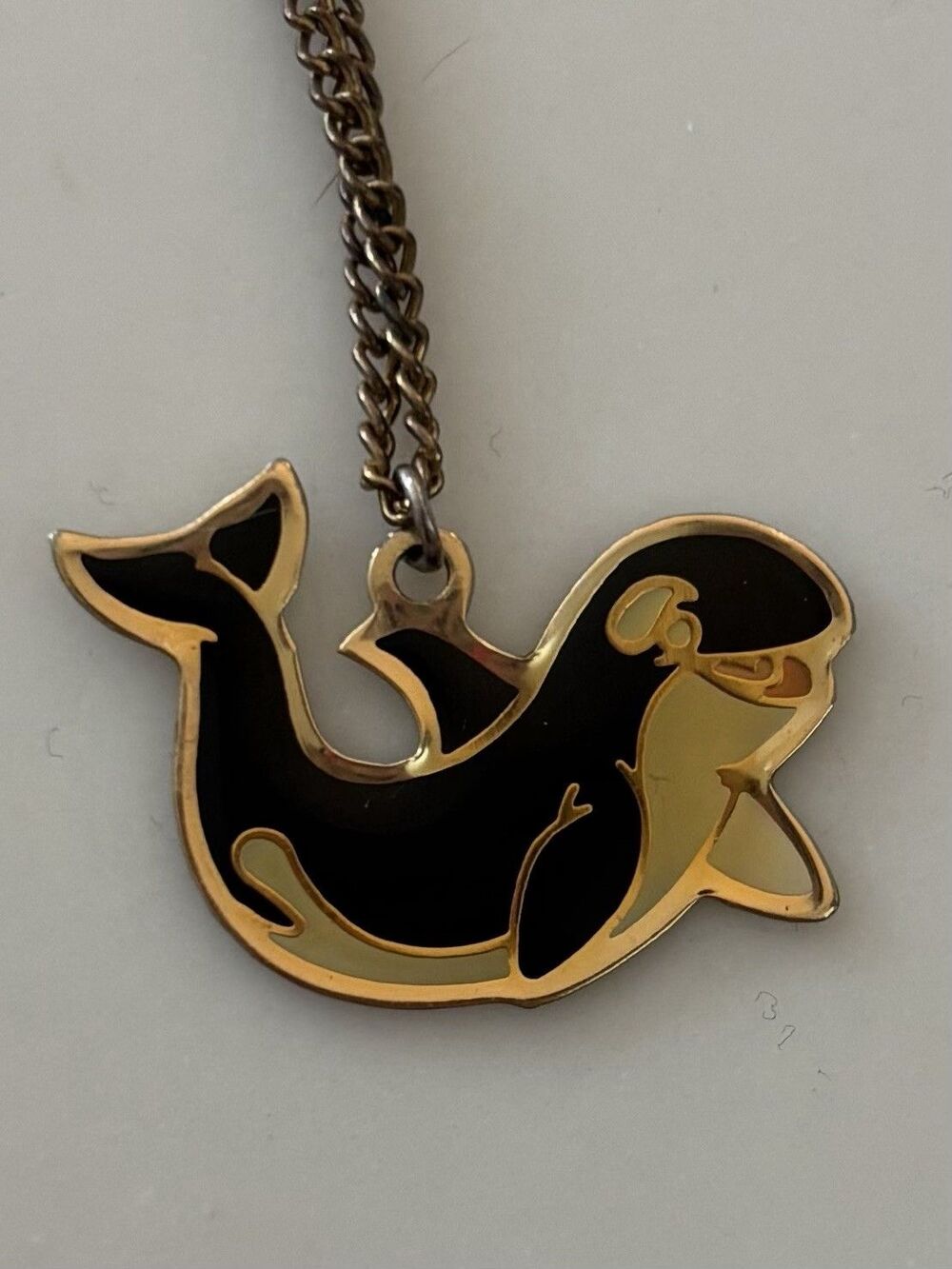 SHAMU Vintage Sea World Killer Whale Pendant Necklace 1980’s Souvenir 16" Chain